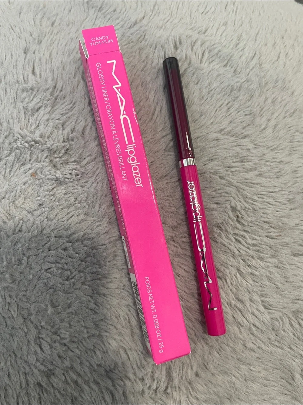 MAC Cosmetics Lipglaze Glossy Liner - Candy Yum-Yum Bright Pink